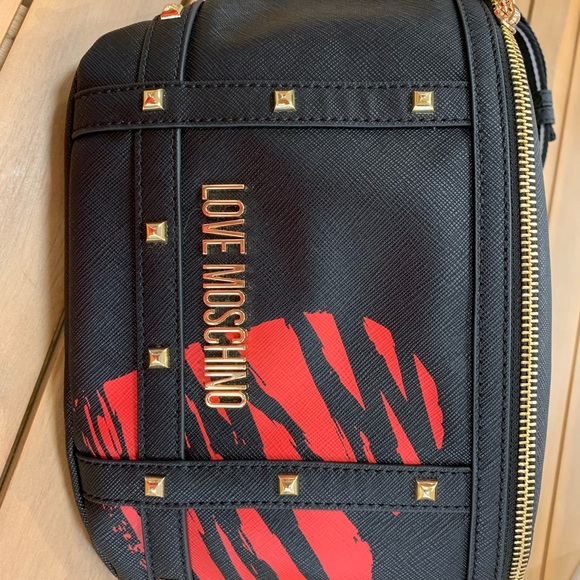 NWT, Moschino bag. Very trendy, can wear with everything. - Picture 4 of 6